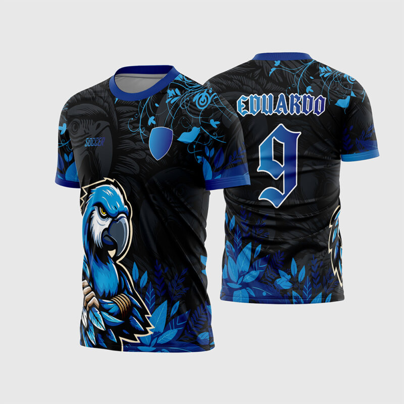 Mockup Camisa Interclasse Arara Azul com penas detalhadas frente e costas