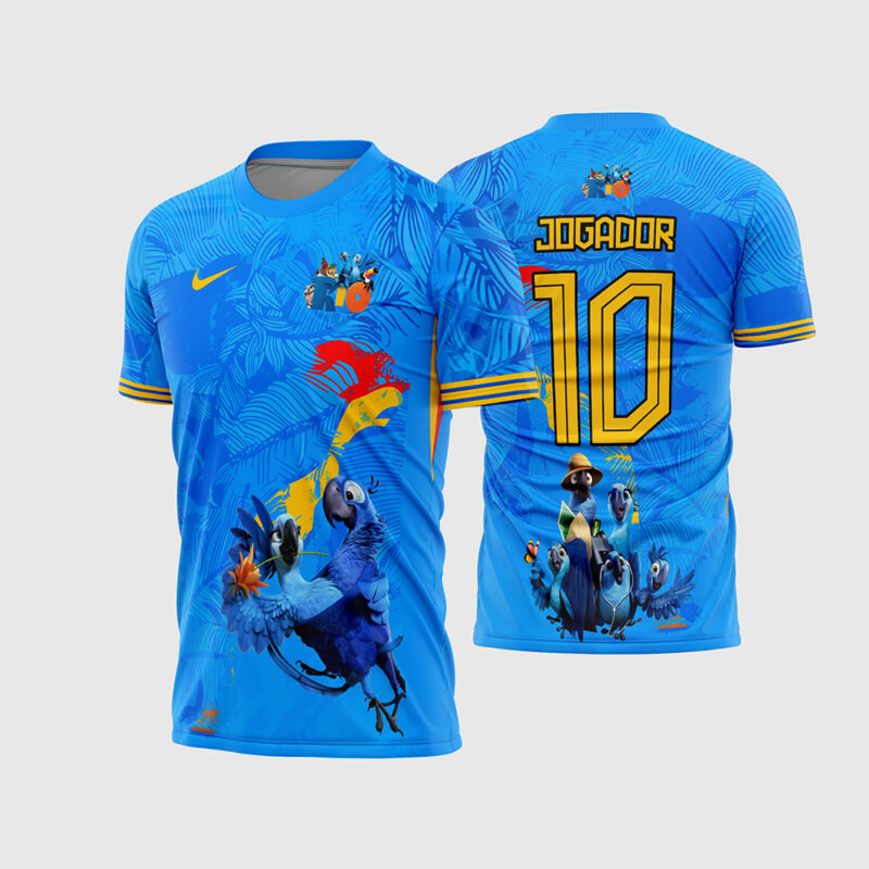 Mockup Camisa Interclasse Azul Filme Rio com Araras Blu e Jade e fundo de folhas tropicais frente e costas