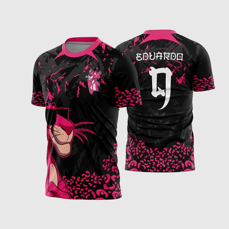 Mockup Frente e Costas Arte Vetor Camisa Pantera Cor de Rosa Interclasse preta com personagem de óculos e estampa de onça rosa